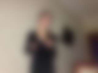 Lora's Live Sex Cam Show