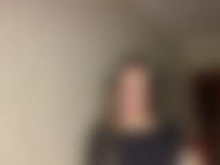 Live cam show with Lora - Athletic on TottyGirls