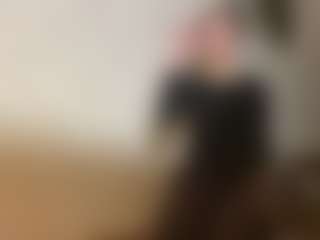 Live cam show with Lora - Petite on googirlz