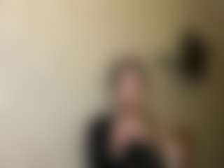Live cam show with Lora - Trimmed Granny on Camsoda