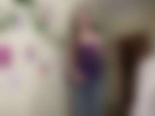Lora's Live Sex Cam Show