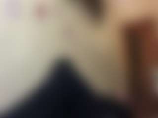 Live cam show with Lora - Green Eyes on SinfulBabes