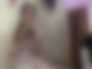 Live cam show with Lora - Athletic Spank on Streamer API