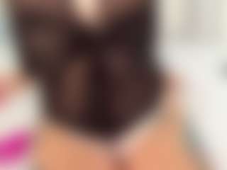 emma-rose29's Live Sex Cam Show