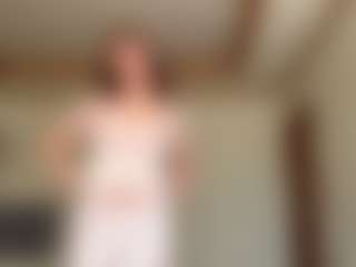 Live cam show with LoriaHuffine - Shaved Pussy Brown Hair on SxyPornLive