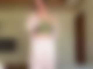 Live cam show with LoriaHuffine - Foot Fetish Brown Hair on hrnylive.com