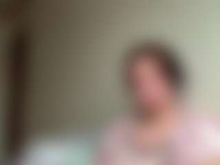 Live cam show with LoriaHuffine - Brown Hair on googirlz