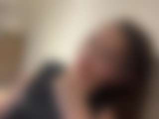 Live cam show with LouettaTornes - Foot Fetish on Livezox