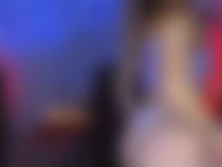 Live cam show with luna-veyra - Flashing on Camsoda