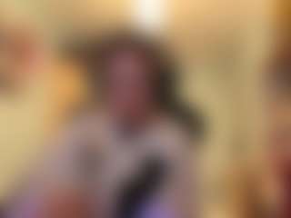 Live cam show with Adel - New Shaved Pussy on sexytreat.net