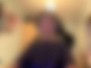 Live cam show with Adel - Bedroom on Hubzter Live