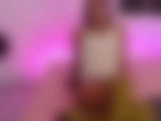 Live cam show with scarlett-kitten - Brown Eyes on Mixed Magazine Live