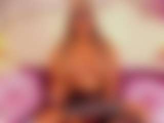 Live cam show with MaddyOlmos - Tattoos Curvy on Milfs Live
