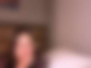 Live cam show with Amina - Skinny on friskycurves.com