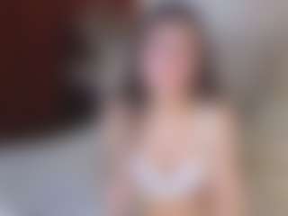 Live cam show with AshlyGrimmett - Orgasm on CamClone