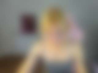 Live cam show with Clara-Schneider1 - Show on Camsoda