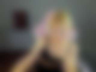 Clara-Schneider1's Live Sex Cam Show