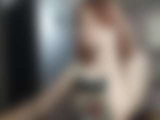 Live cam show with EloraKiss - Teen (18+) on liverealitysex.com