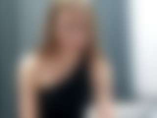 Live cam show with HarrietteCestari - Facial Piercings on CamClone