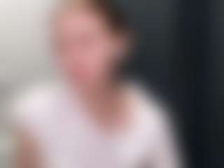 Live cam show with HarrietteCestari - Gray Eyes on CamwithHer