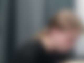 Live cam show with HarrietteCestari - Blonde Hair Amateur on Camsoda