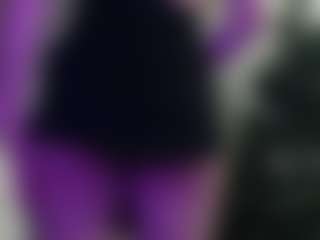 Live cam show with HarrietteCestari - Spank Blonde Hair on Gym Cam Girls