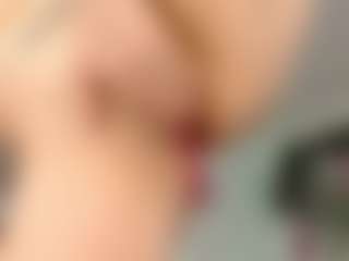Live cam show with Lily-Clay - Deepthroat on livesexfox.com