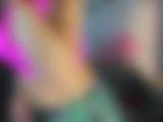 Chris-star's Live Sex Cam Show