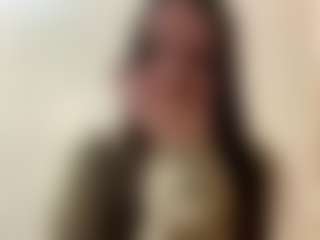 Live cam show with Nicole - Brown Hair Teen (18+) on Hubzter Live