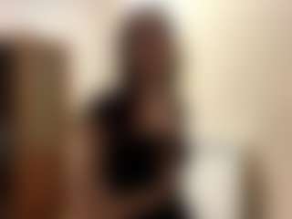 Nicole MILF webcam performer live streaming