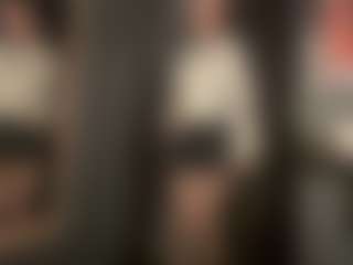 Live cam show with Nicole - College MILF on liverealitysex.com