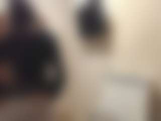 Live cam show with Nicole - Athletic Middle Aged on Cam Slut