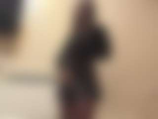 Live cam show with Nicole - Brown Hair on Camsoda