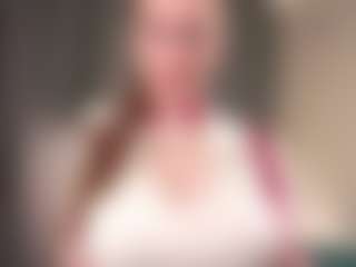 Live cam show with CassieMadler - Blonde Hair Petite on Milfs Live