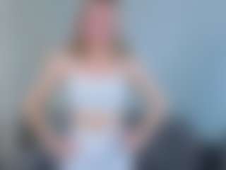 Live cam show with JackiZurowski - Athletic Teen (18+) on Streamer API