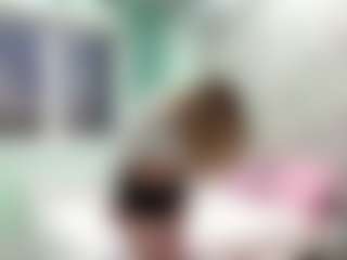Live cam show with Alice - Skinny on Milfs Live