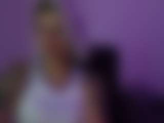 Live cam show with MilFjessy18 - Blonde Hair on Dolls Live