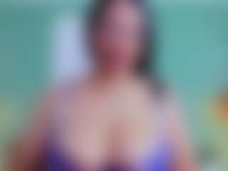 slutty-hugetits's Live Sex Cam Show