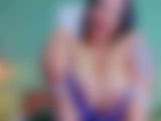 slutty-hugetits's Live Sex Cam Show