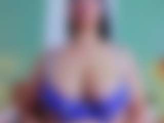 slutty-hugetits's Live Sex Cam Show