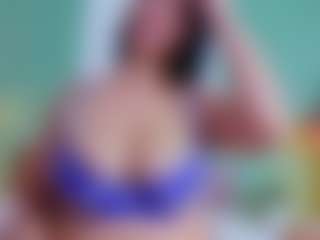 slutty-hugetits's Live Sex Cam Show