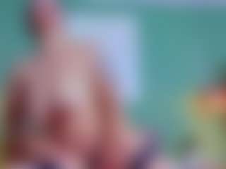 slutty-hugetits's Live Sex Cam Show