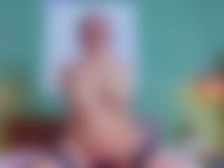 slutty-hugetits's Live Sex Cam Show