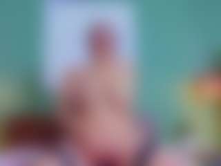 slutty-hugetits's Live Sex Cam Show