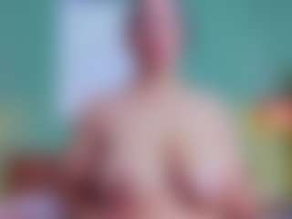 slutty-hugetits's Live Sex Cam Show