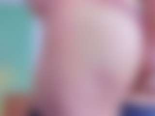 slutty-hugetits's Live Sex Cam Show
