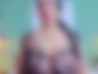 slutty-hugetits's Live Sex Cam Show