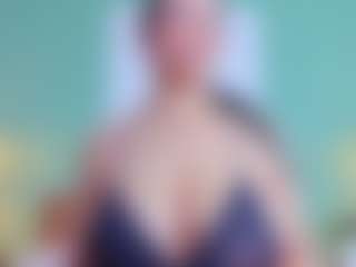 slutty-hugetits's Live Sex Cam Show