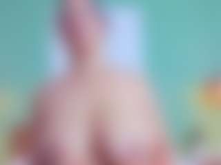 slutty-hugetits's Live Sex Cam Show