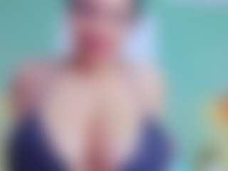 slutty-hugetits's Live Sex Cam Show